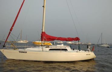 luxury yacht in mumbai