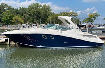 luxury yacht in mumbai